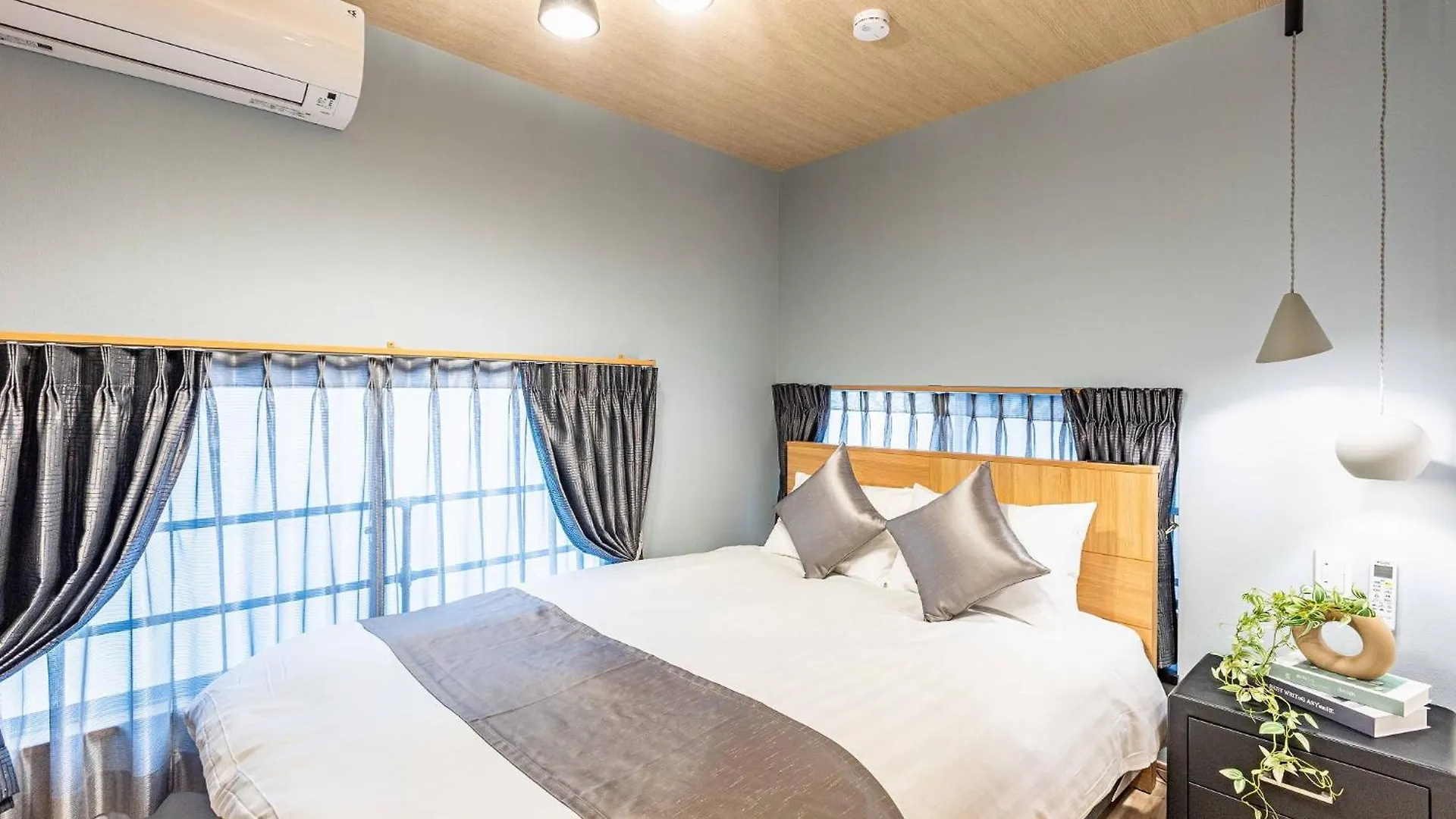 Bijou Suites Applause Osaka Apartment